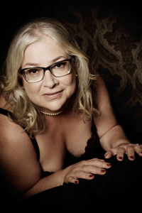 curvy-boudoir-photographer