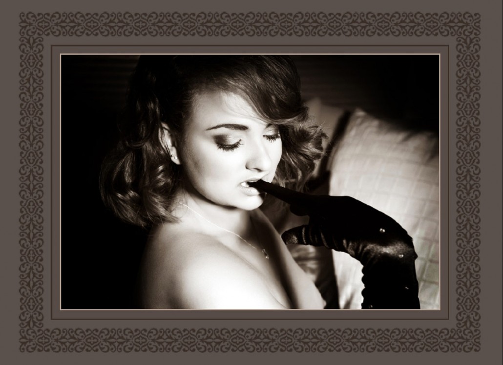 Boudoir photos can make for a fabulous gift for a hubby, but more than that...